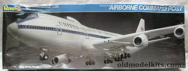 Revell 1/144 Boeing E-4B Airborne Command Post (747) - The Flying White House, 4520 plastic model kit